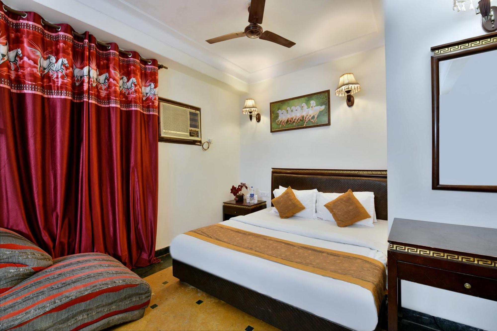 Family Spot Hotel New Delhi Eksteriør billede