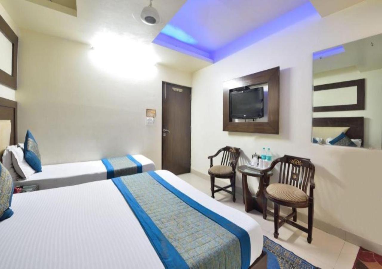 Family Spot Hotel New Delhi Eksteriør billede