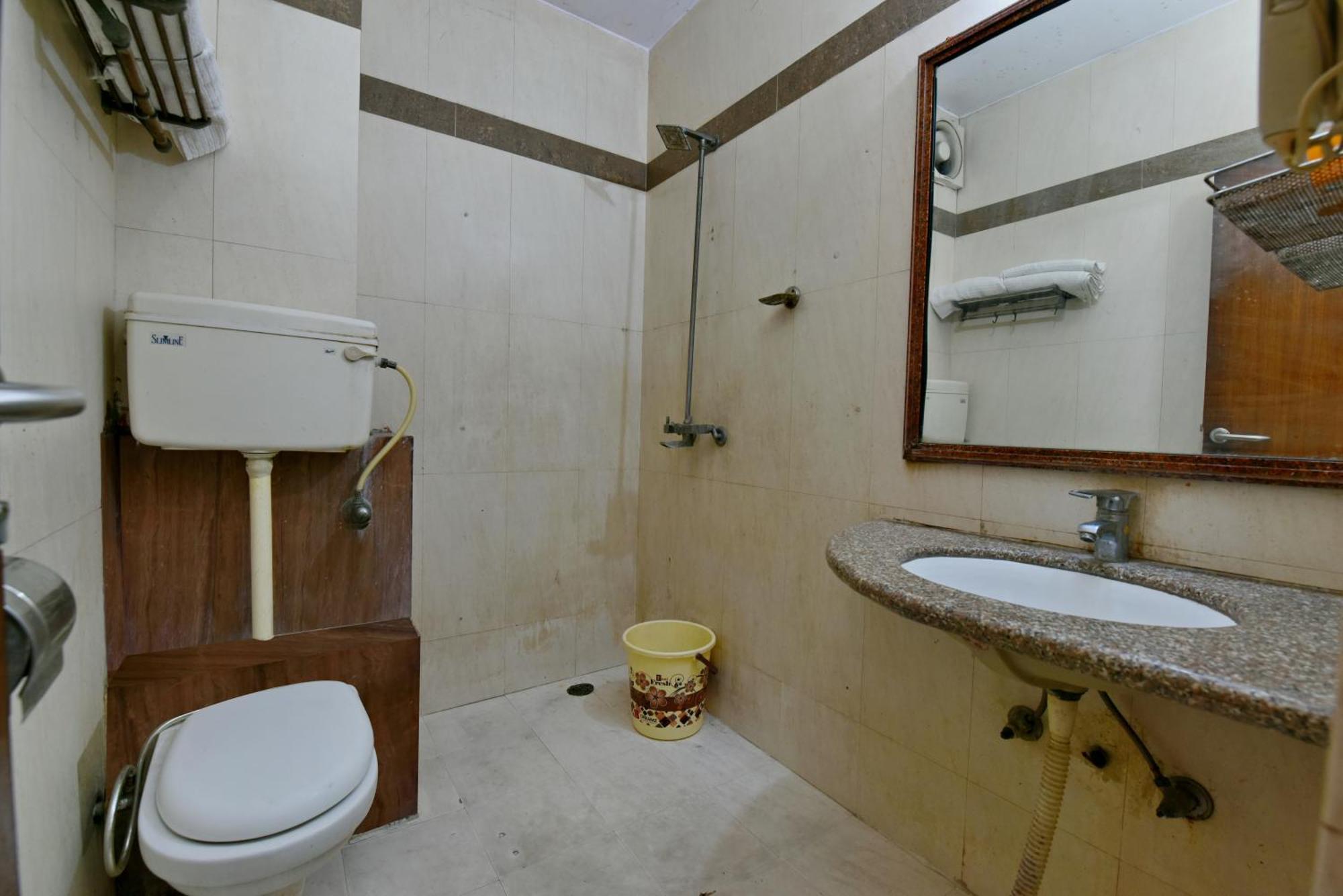 Family Spot Hotel New Delhi Eksteriør billede